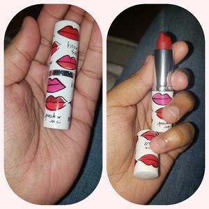 Clinique Matte Crimson Lipstick